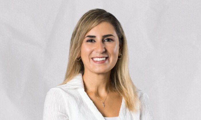 Ein Porträt Bild von Melissa